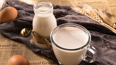酸奶怎么选？注意避开食品包装袋上这两个字！